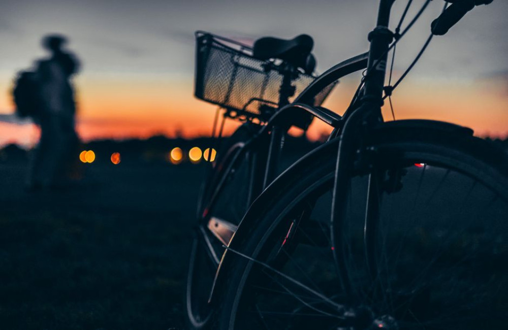 Welke fietsverlichting is verplicht als je in Oss na de wintertijd in het donker fietst